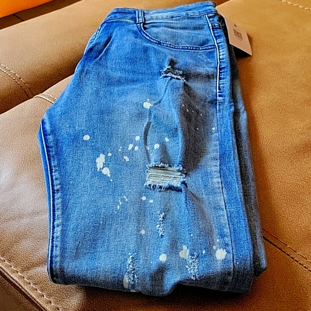 My Romwe jeans brand new.